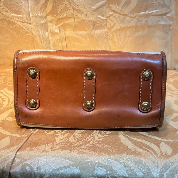 Dooney &Bourke Ecru Florentine Leather Buckle Satchel-Great  Dooney & Bourke cream and natural leather satchel.   B3Ca